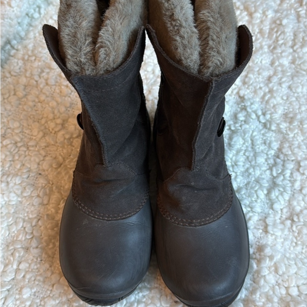 Columbia Women's Sierra Summette III Slip-Resistant Winter Boot Black Sz 7
